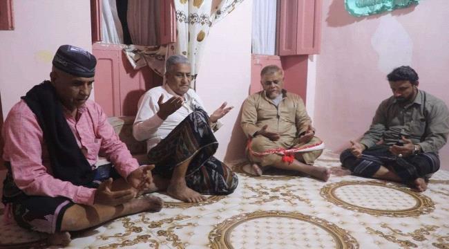 انتقالي حضرموت يحيي الذكرى الـ14 للشهيد محمد بارعيدة بزيارة إلى أسرته في المكلا 