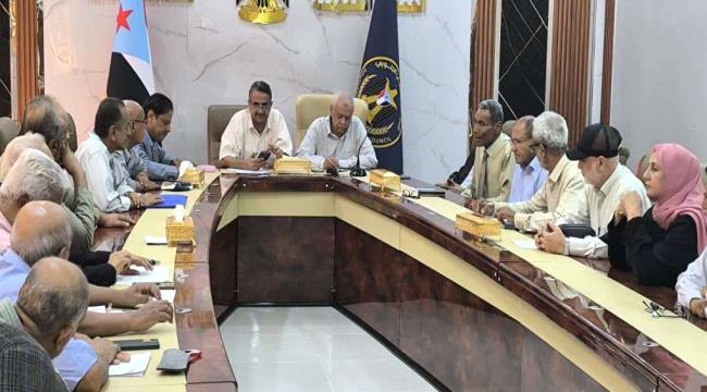 مجلس المستشارين يشدد على وحدة الصف الجنوبي والالتفاف حول القيادة السياسية 