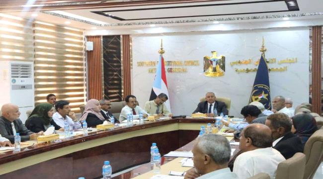 مجلس المستشارين يدعو للمشاركة في المليونيات الجماهيرية بالعاصمة عدن والمكلا تأييدًا للإعلان الدستوري