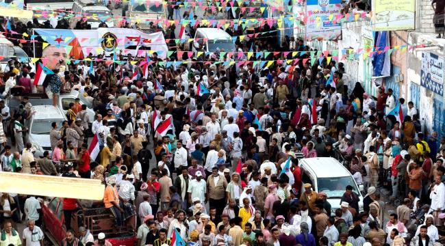 استجابة لدعوة المجلس الانتقالي .. ابناء حضرموت يحتشدون في المكلا رفضا للوصاية السعودية ومناهضة الاحتلال 