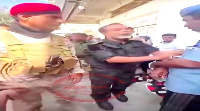 مدير أمن المكلا لعناصر بن حبريش المتقطعة : صبرنا عليكم سنتين وضيعتونا وسلمتم حضرموت للغريب 