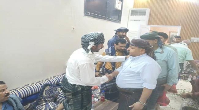 القائد أكرم الحنشي يستقبل جموع المعزين بوفاة نجله "محمد" في العاصمة عدن 