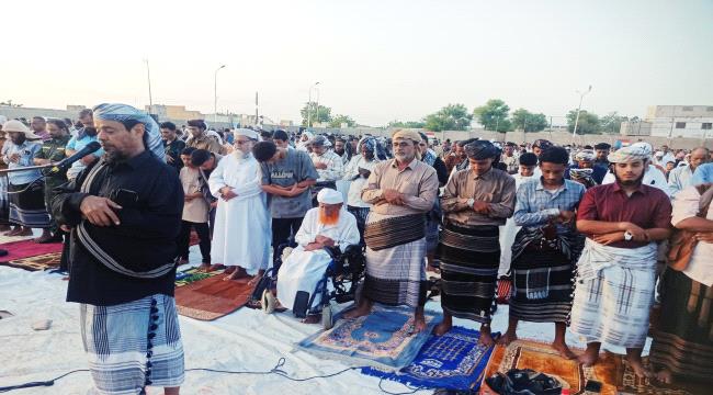 وفد انتقالي وادي حضرموت يتفقد مرضى مستشفى سيئون 