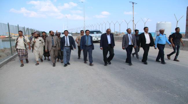 اخبار وتقارير – فريق التواصل يتفقد سير العمل في ميناء سقطرى