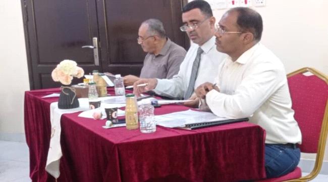 اخبار وتقارير – مناقشة أبحاث التخرج لطلاب قسمي المختبرات الطبية والصيدلة في كلية الطب والعلوم الصحية بجامعة العرب