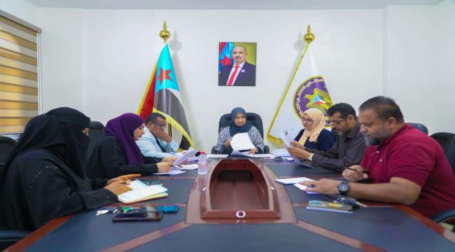 اخبار وتقارير – اغاثية المجلس الانتقالي تناقش الوضع الإنساني في الجنوب وتداعياته