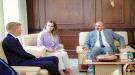 الرئيس القائد عيدروس الزُبيدي يستقبل مبعوث الأمين العام للأمم المتحدة ونائبه