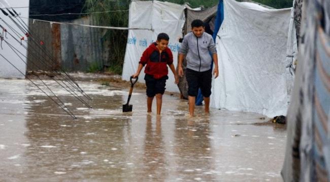 عرب وعالم – وفاة أطفال في غزة جراء البرد القارس وسط أزمة إنسانية خانقة عرب وعالم – وفاة أطفال في غزة جراء البرد القارس وسط أزمة إنسانية خانقة