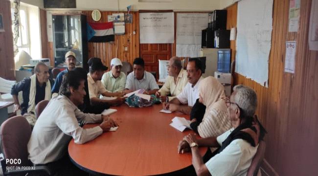 اخبار وتقارير – انتقالي البريقة يناقش تعزيز التعاون المشترك مع اللجان المجتمعية بالمديرية