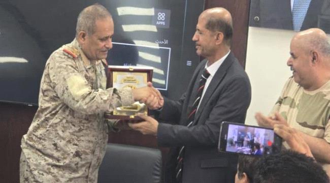 الأكاديمية العسكرية العليا تكرّم السياسي والباحث العميد علي بن شنظور