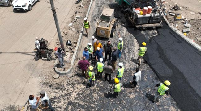 الماس وباهرمز يتفقدان أعمال إعادة صيانة طريق الملعب ـ السيلة بالشيخ عثمان
