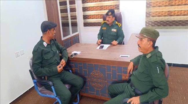 مدير شرطة شبوة يتفقد إدارة مكافحة المخدرات ويوجّه بتكثيف الحملات التوعوية