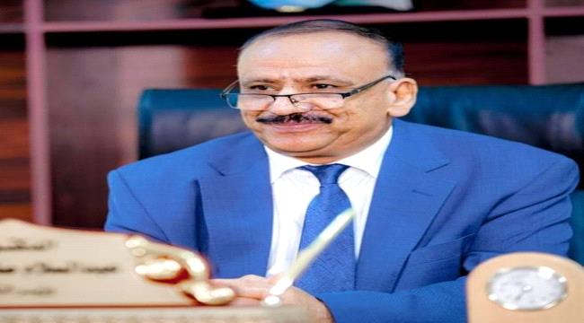 وزير النقل يصدر قرارات تكليف في مطار عدن والطيران المدني