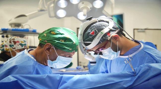 مركز الملك سلمان للإغاثة يختتم المشروع الطبي التطوعي لجراحة وقسطرة القلب في العاصمة عدن