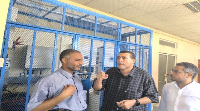 وكيل مساعد قطاع المشاريع بالتربية يتفقد تجهيزات مشروع الطاقة في الوزارة