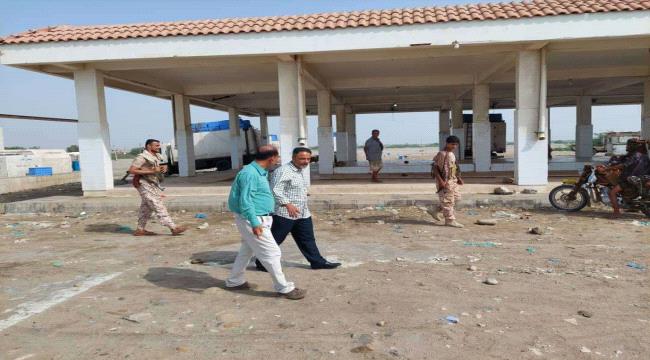 رئيس انتقالي أبين يتفقد مركز الإنزال السمكي في منطقة الشيخ عبدالله بزنجبار