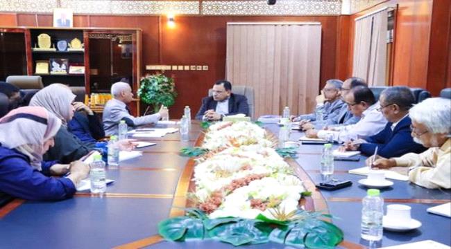 الوزير السقطري يستقبل فريق البنك الدولي لمتابعة مشروع الأمن الغذائي