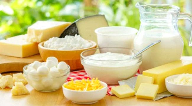 ثلاث مجموعات غذائية شائعة قد تُسبب الانتفاخ عند تناولها معًا ...