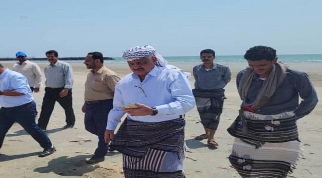 اخبار وتقارير – إماراتي.. فريق هندسي يتفقد موقع إقامة محطة الكهرباء في بالحاف