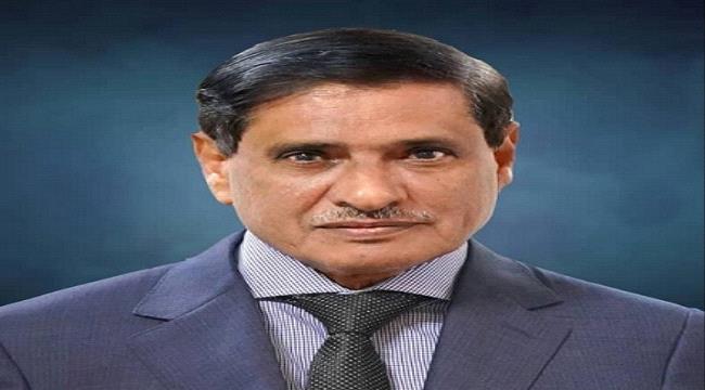 اللواء البحسني يعزي مدير تربية حضرموت السابق في وفاة والدته