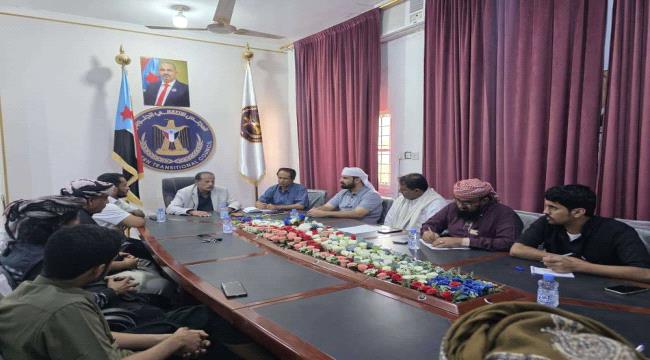 انتقالي المهرة يناقش الأوضاع السياسية والأمنية ويدين إغلاق مقر الجمعية الوطنية