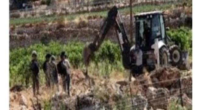 عرب وعالم – استشهاد أربعة فلسطينيين في قصف إسرائيلي متزامن على غزة وخان يونس