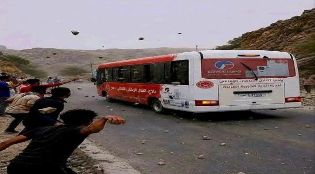 اخبار وتقارير – نصر الضالع ينفي تعرض حافلة نادي التلال لاعتداء