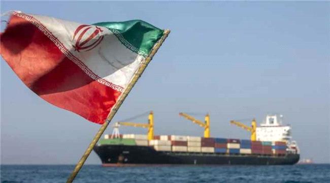 عرب وعالم – الجيش الأمريكي يدمر زورقين إيرانيين بعد محاولة سرقة طائرة مسيرة في مضيق هرمز عرب وعالم – الجيش الأمريكي يدمر زورقين إيرانيين بعد محاولة سرقة طائرة مسيرة في مضيق هرمز